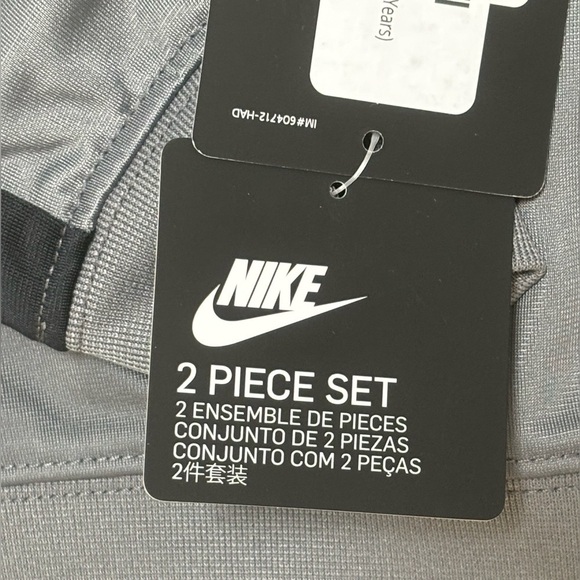 Nike Kids 2-Piece Dri-Fit Zip Jacket and Pull On Pants Set Sz 4 - Picture 6 of 8